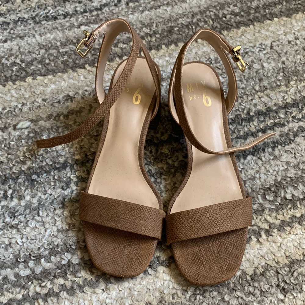 Women Brown Ankle Strap Sandals